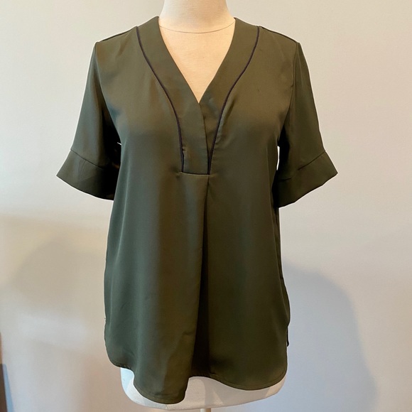 ANN TAYLOR Olive V Neck Short Sleeve Tunic - Picture 2 of 5